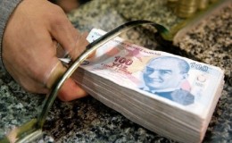 Ev sahibi olup kirada oturan emekli emlak vergisi öder mi?